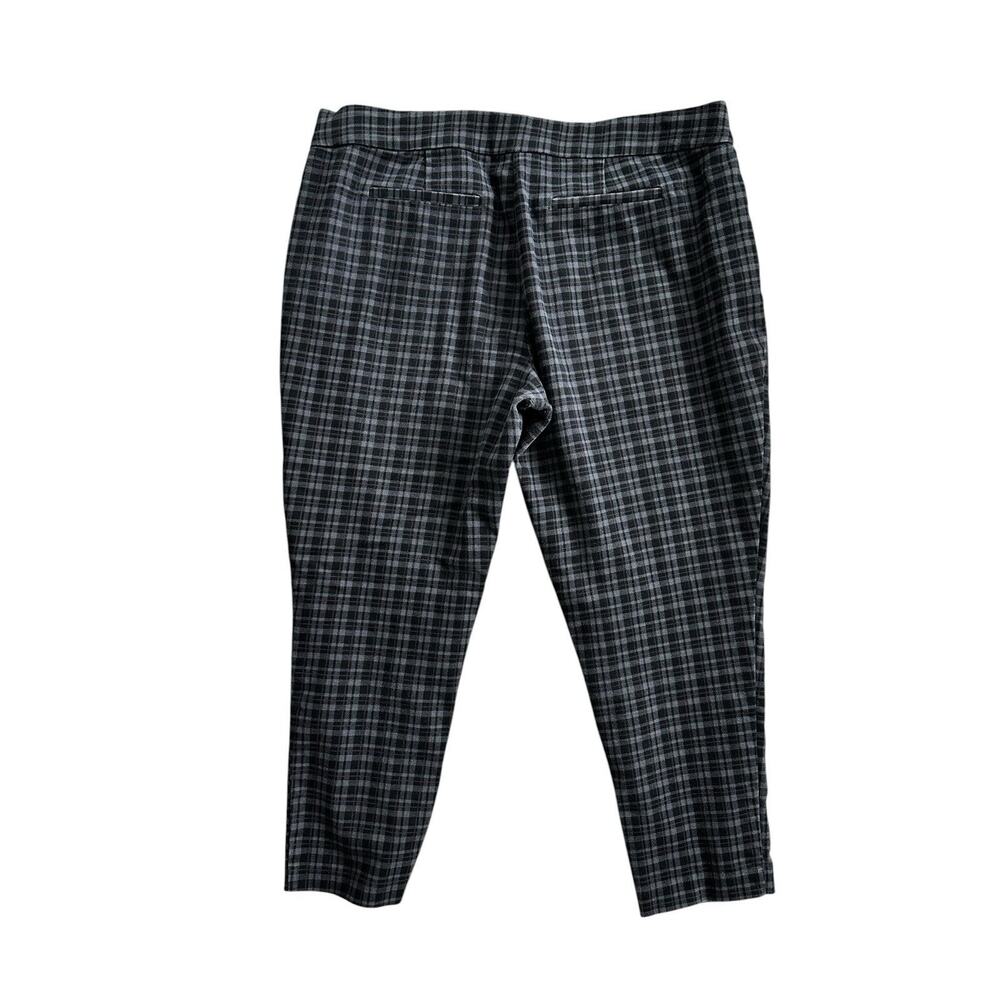 EVRI Women Plus Black Gray Pink Plaid Trousers Ankle Pants Size 16W - Picture 3 of 6